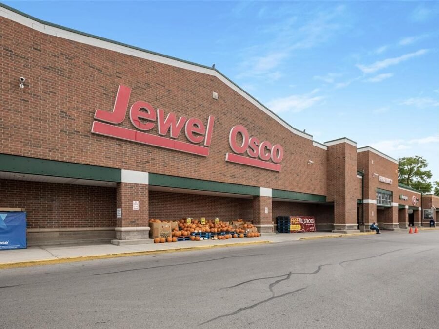 Newmark Merrill Buys Chicago Shopping Center for M