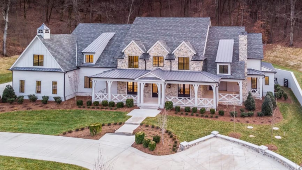 Modern Farmhouse Style Home On 5 Acres In Tennessee