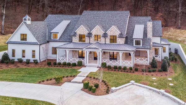 Modern Farmhouse Style Home On 5 Acres In Tennessee