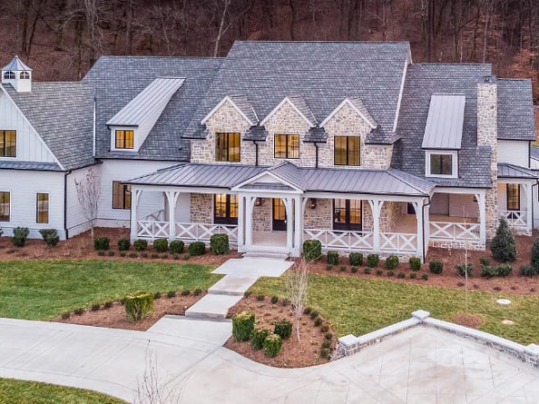 Modern Farmhouse Style Home On 5 Acres In Tennessee