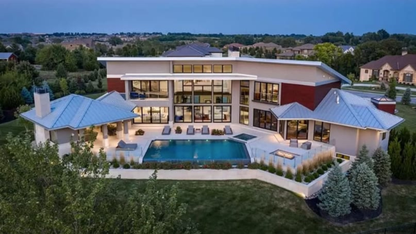 Contemporary Kansas Home With Golf Simulator & Infinity Pool