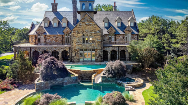  Million Stone Home On 25 Acres In Little Rock, Arkansas