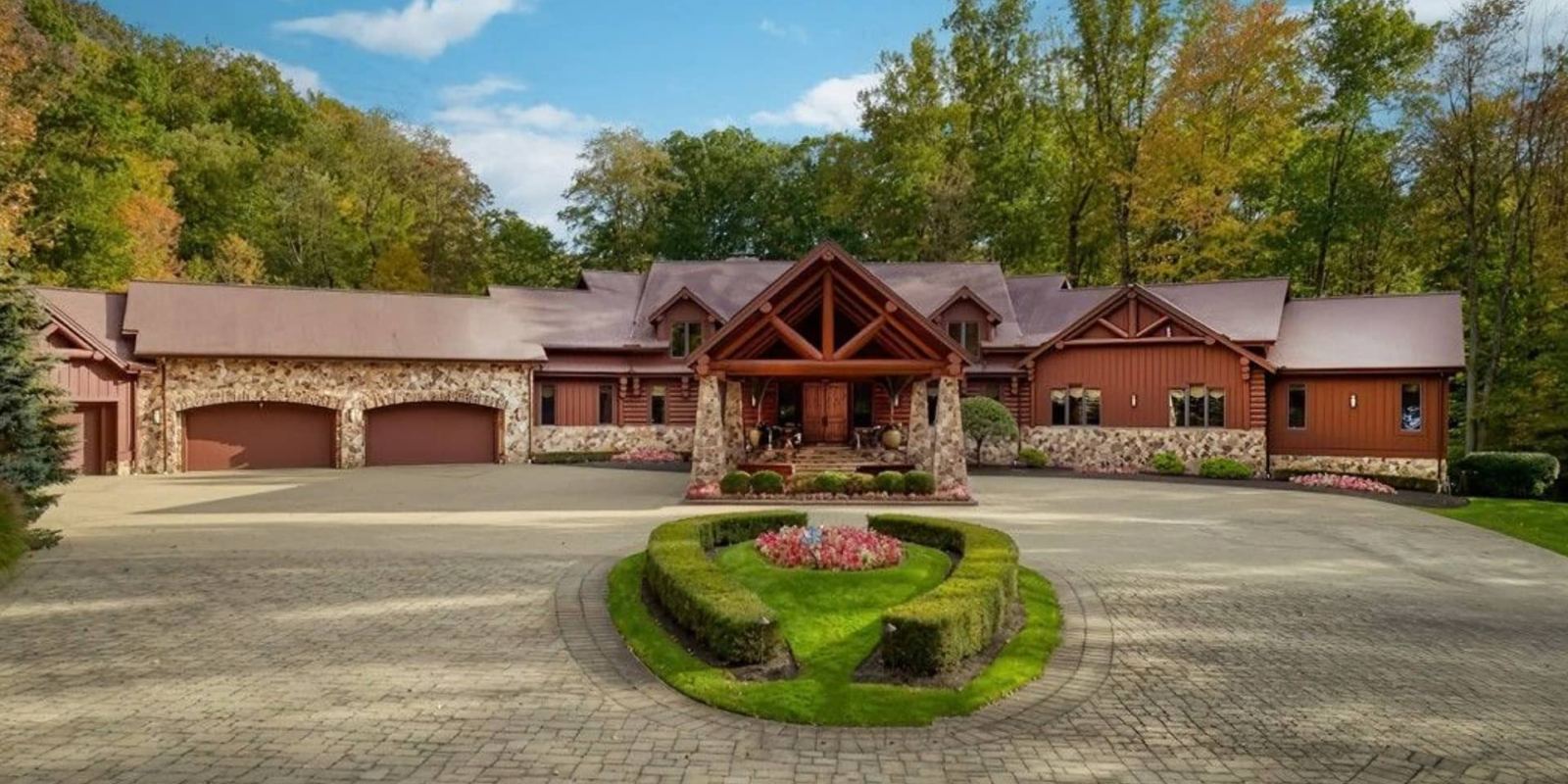 This Ohio Home Sits on 17 Acres and Has Its Own TV Studio