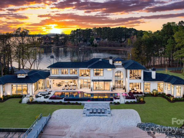  Million Lakefront Home In Cornelius, North Carolina
