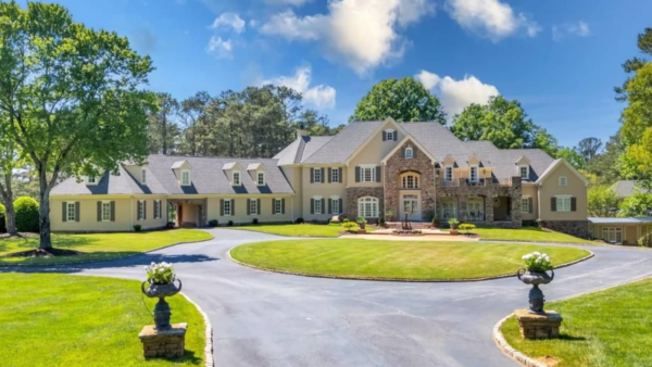 Lakefront Home With Indoor Pool And Basketball Court