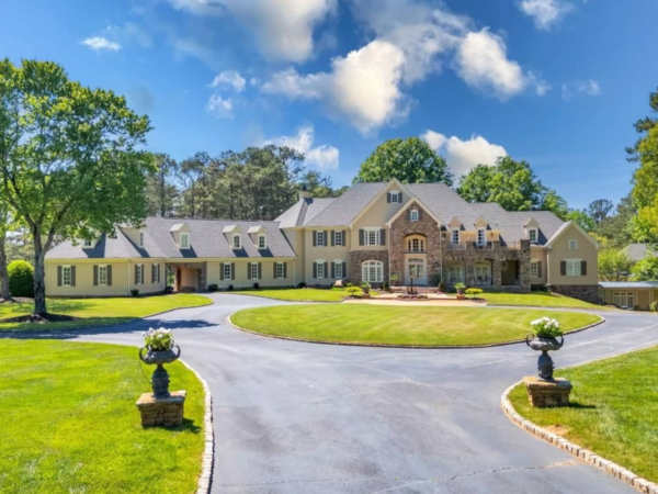 Lakefront Home With Indoor Pool And Basketball Court