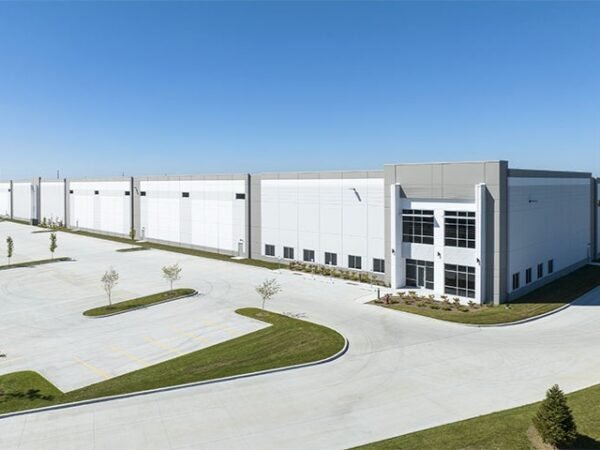 Crow Holdings Inks 1 MSF Chicago-Area Lease