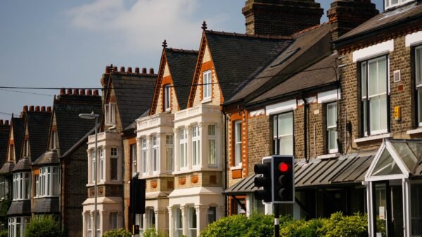 Easter weekend prompted largest number of sellers to get on the market – Rightmove