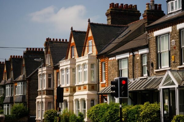 Easter weekend prompted largest number of sellers to get on the market – Rightmove