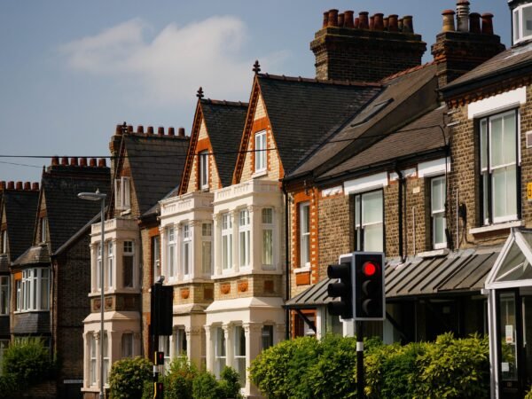 Easter weekend prompted largest number of sellers to get on the market – Rightmove
