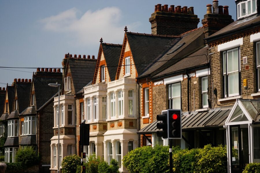 Easter weekend prompted largest number of sellers to get on the market – Rightmove