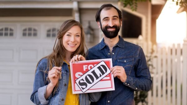 When is the Best Time to Sell Your Home? Insights from Estate Agents Canning Town – London Estate Agents