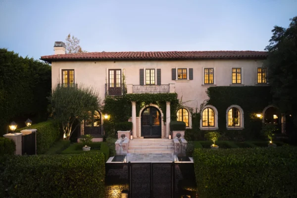 Inside An Elegant Estate in the Heart of Hancock Park