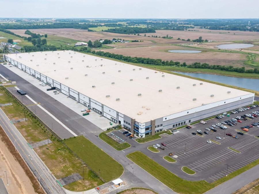 W. P. Carey Buys 1.2 MSF Columbus Facility