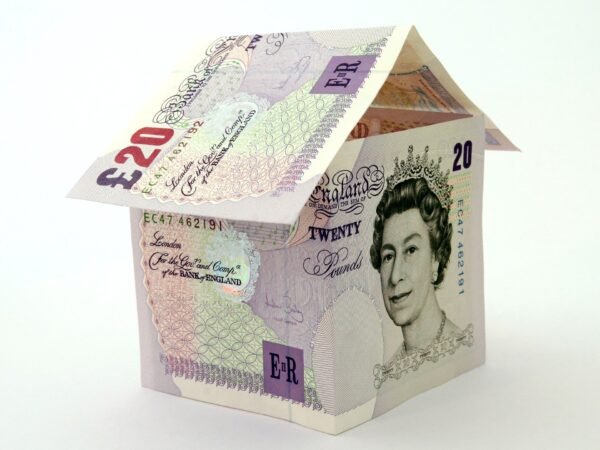 Franchise group claims agents can earn more than £100k a year