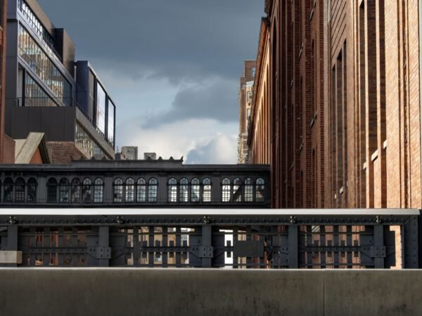 Kobalt Music Renews 2 Gansevoort Lease