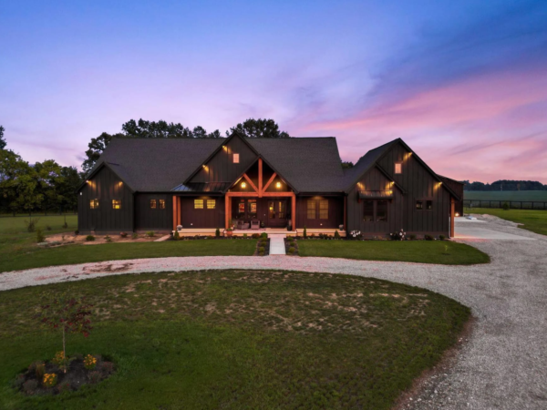 Ohio Home On Over 6 Acres With Barn