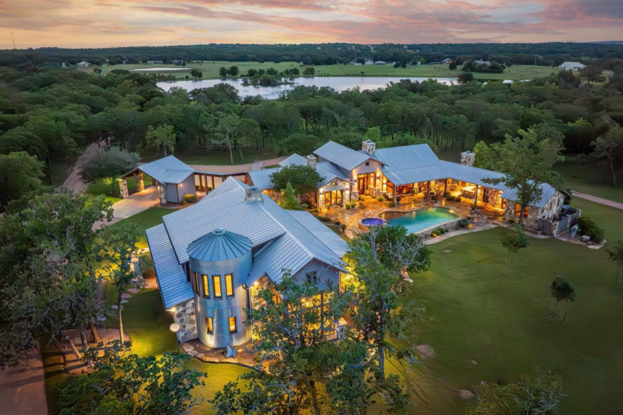 90 Acre Texas Ranch For Sale With 2 Guest Houses And Barn