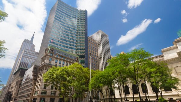 Investment Firm Signs Lease at Manhattan Trophy Tower