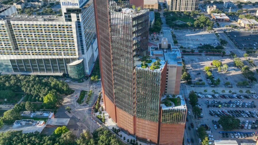 Boston Consulting Takes 53 KSF at Skanska Tower in Houston