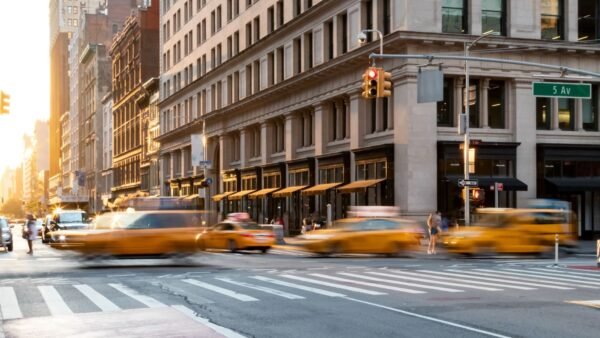 Palantir Renews Lease at 620 Avenue of the Americas