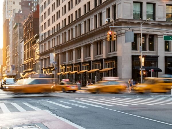 Palantir Renews Lease at 620 Avenue of the Americas