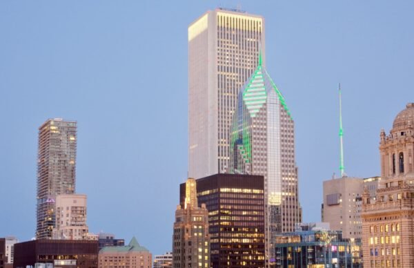 HOK Signs New 25KSF Lease at One Pru Plaza