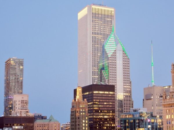 HOK Signs New 25KSF Lease at One Pru Plaza