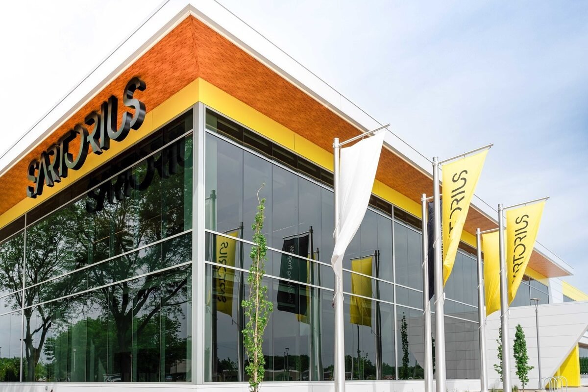 Life Science Group Opens 0M Center in Michigan