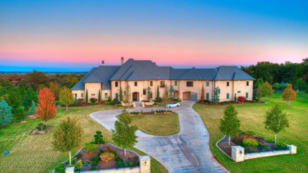 Stone Home On 5 Acres In Arcadia, Oklahoma With Pool