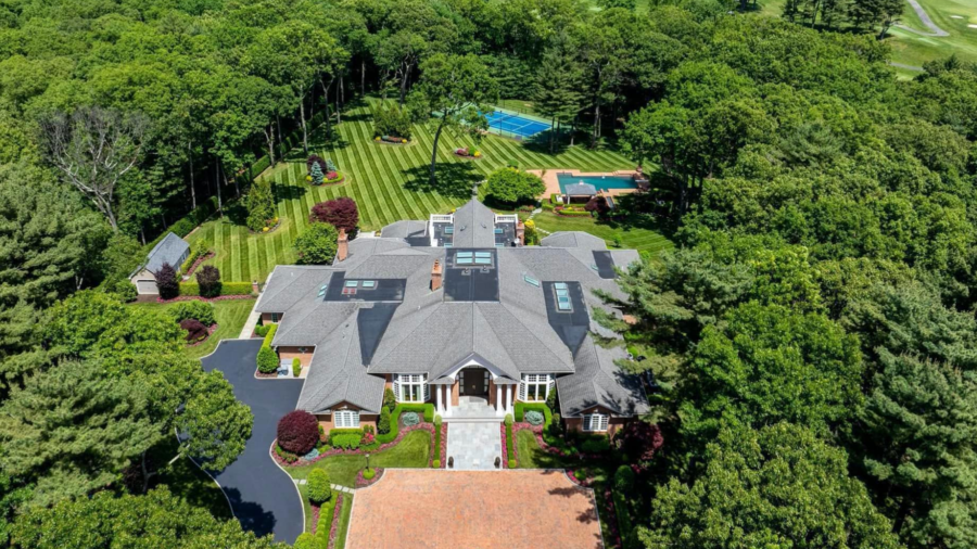 Long Island Home Comes With Indoor Pool And Movie Theater