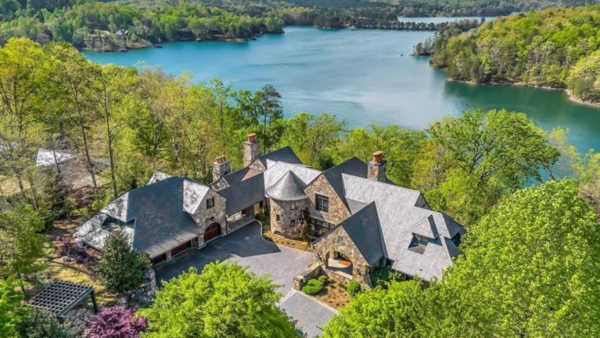 Lakefront Stone Home In Sunset, South Carolina