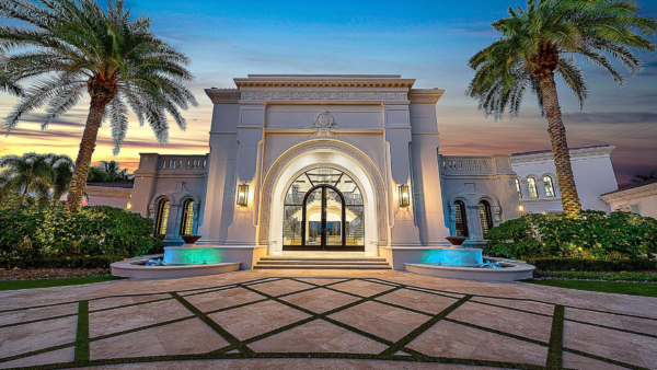 Waterfront Home In Jupiter, Florida With 20+ Car Garage