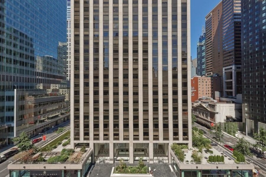 Financial Firm Renews Manhattan Lease