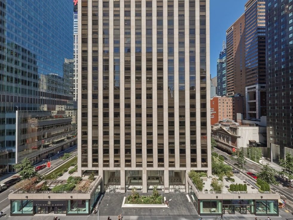 Financial Firm Renews Manhattan Lease