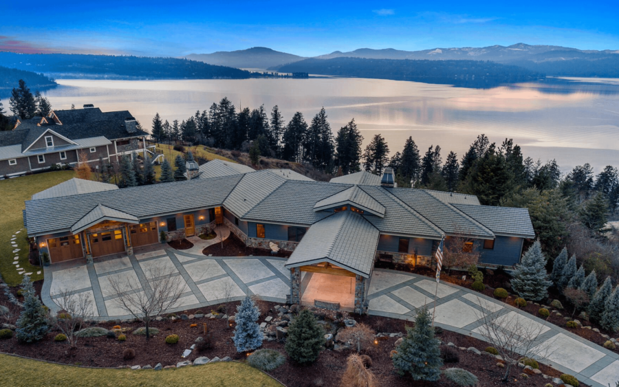 Home In Coeur d’Alene, Idaho With Stunning Lake Views