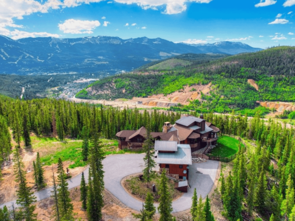 Log Home On 10 Acres With Stunning Mountain Views