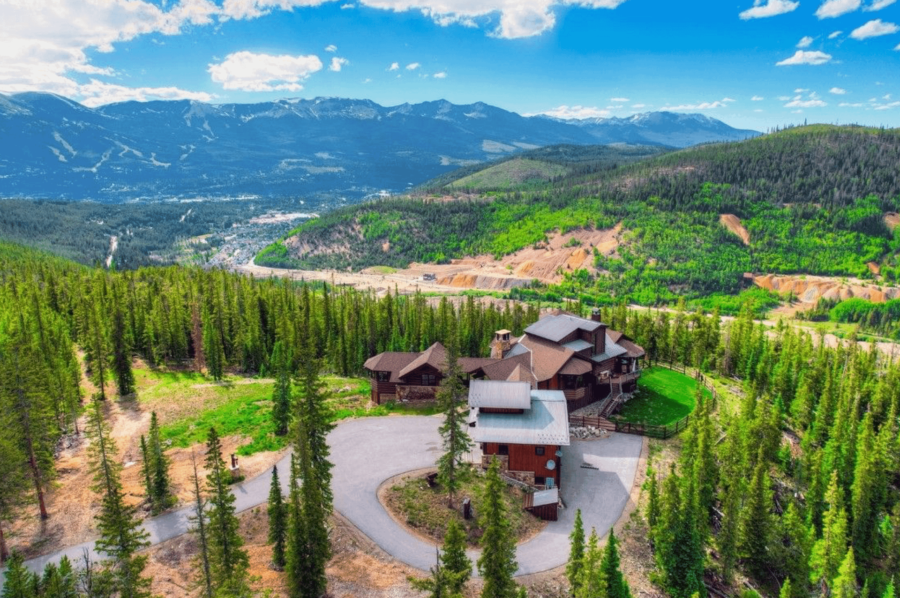 Log Home On 10 Acres With Stunning Mountain Views