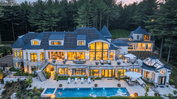 52-Acre Estate In Canada Features 3 Ponds And A Lake