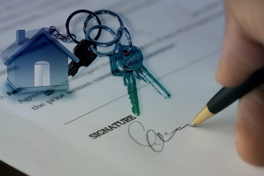 Open letter calls on new government to regulate property agents