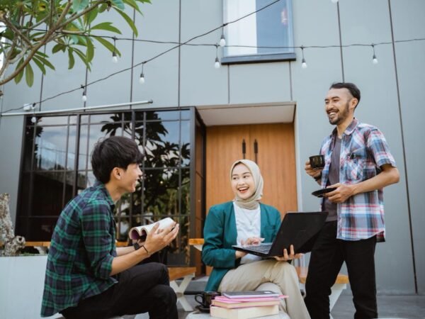 How to Make Your Student Let a Standout: Tips for a Student-Friendly Property – London Estate Agents