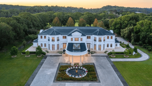 Grand 44-Acre Estate In Queensland, Australia (PHOTOS)