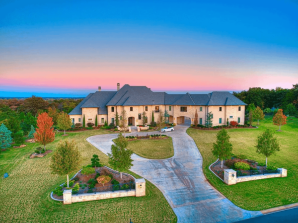 Stone Home On 5 Acres In Arcadia, Oklahoma (PHOTOS)