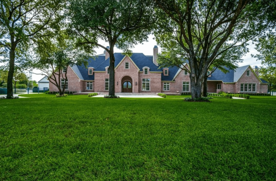 5 Acre Texas Estate With Guest House & Indoor Pool (PHOTOS)