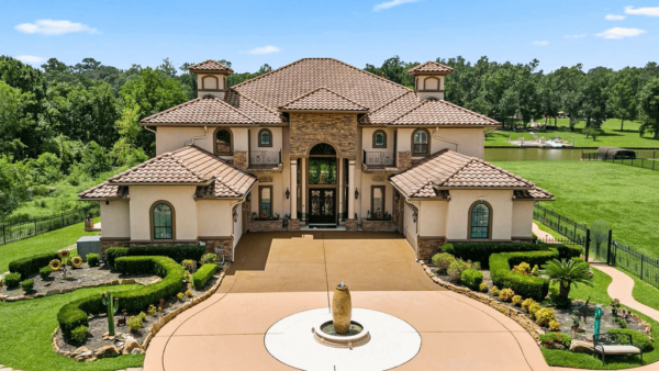 Mediterranean Style Waterfront Home In Montgomery, Texas