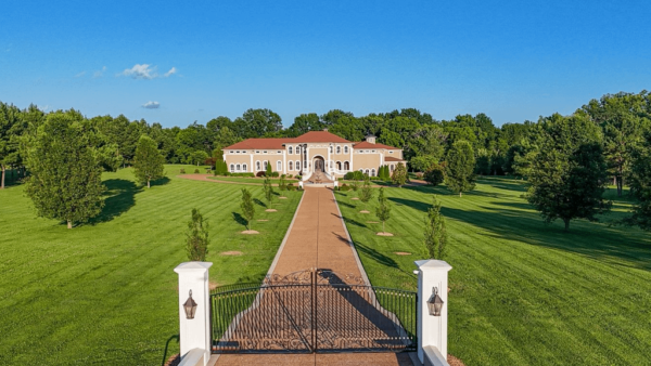 Tennessee Home On 13 Acres With An Indoor Basketball Court