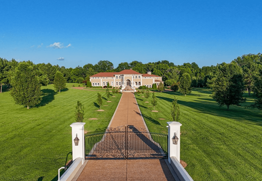 Tennessee Home On 13 Acres With An Indoor Basketball Court