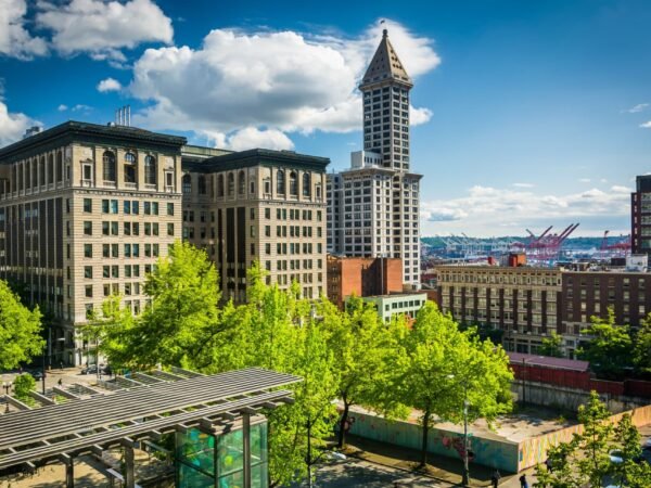 Local Investors Buy Seattle Smith Tower