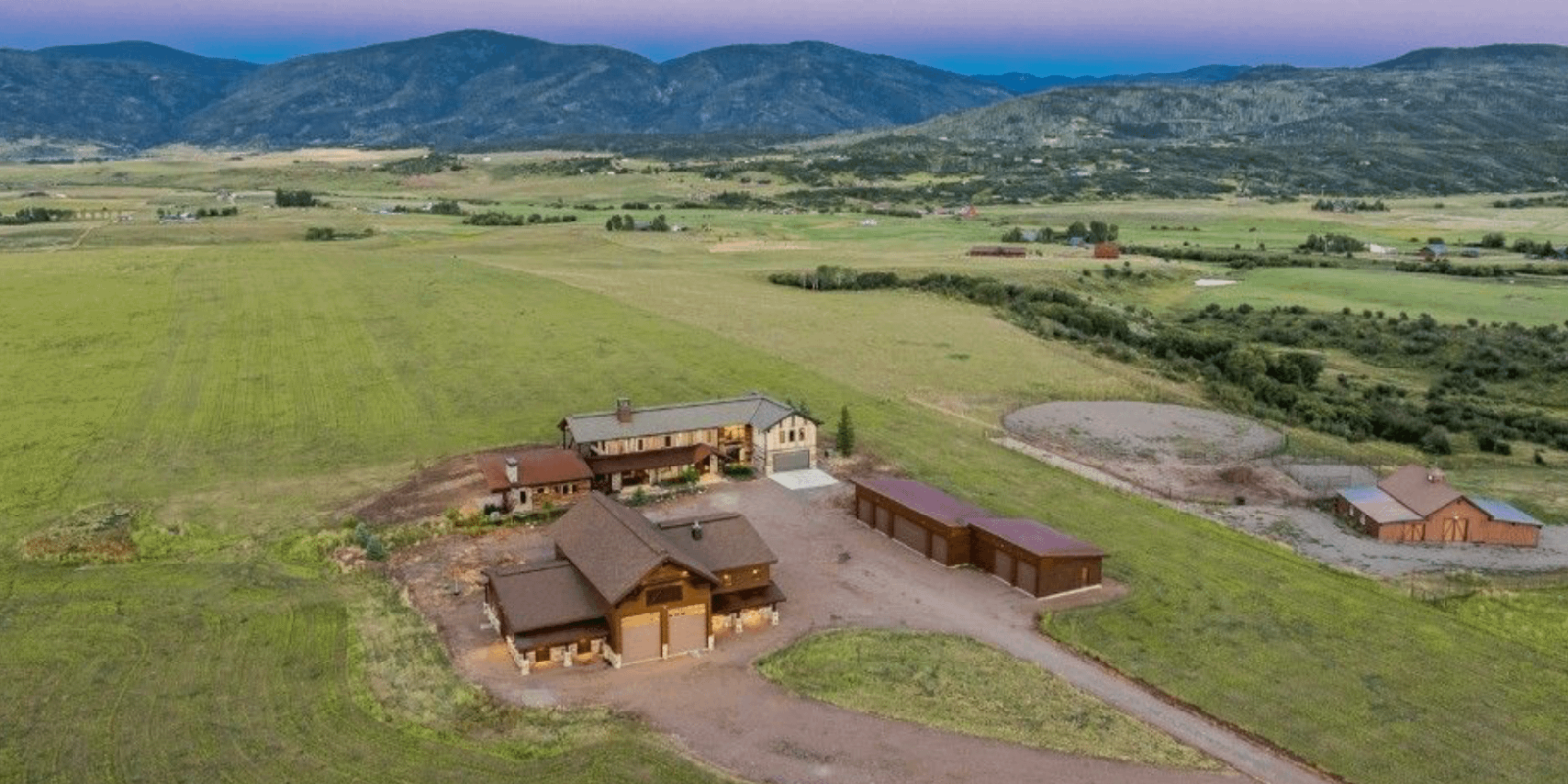 35 Acre Colorado Estates Comes With Barn & Detached Garage
