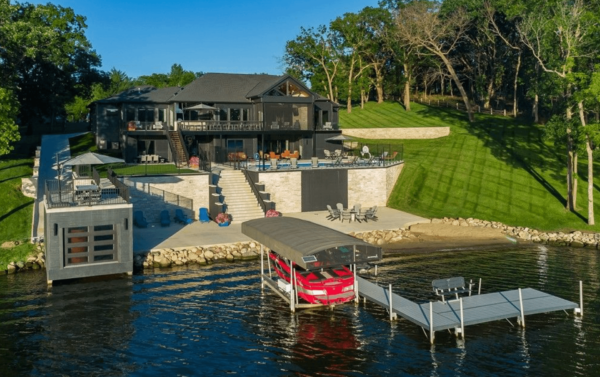 .5 Million Lakefront Iowa Home With Boathouse (PHOTOS)